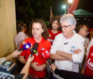 Veneziano Vital do Rêgo (MDB) participou na noite desta quinta-feira (30) da convenção estadual do PT, realizada em João Pessoa