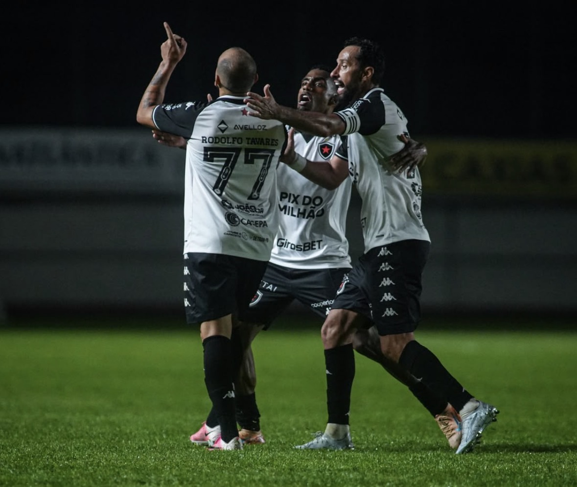 Botafogo-PB vira sobre o Caxias fora de casa
