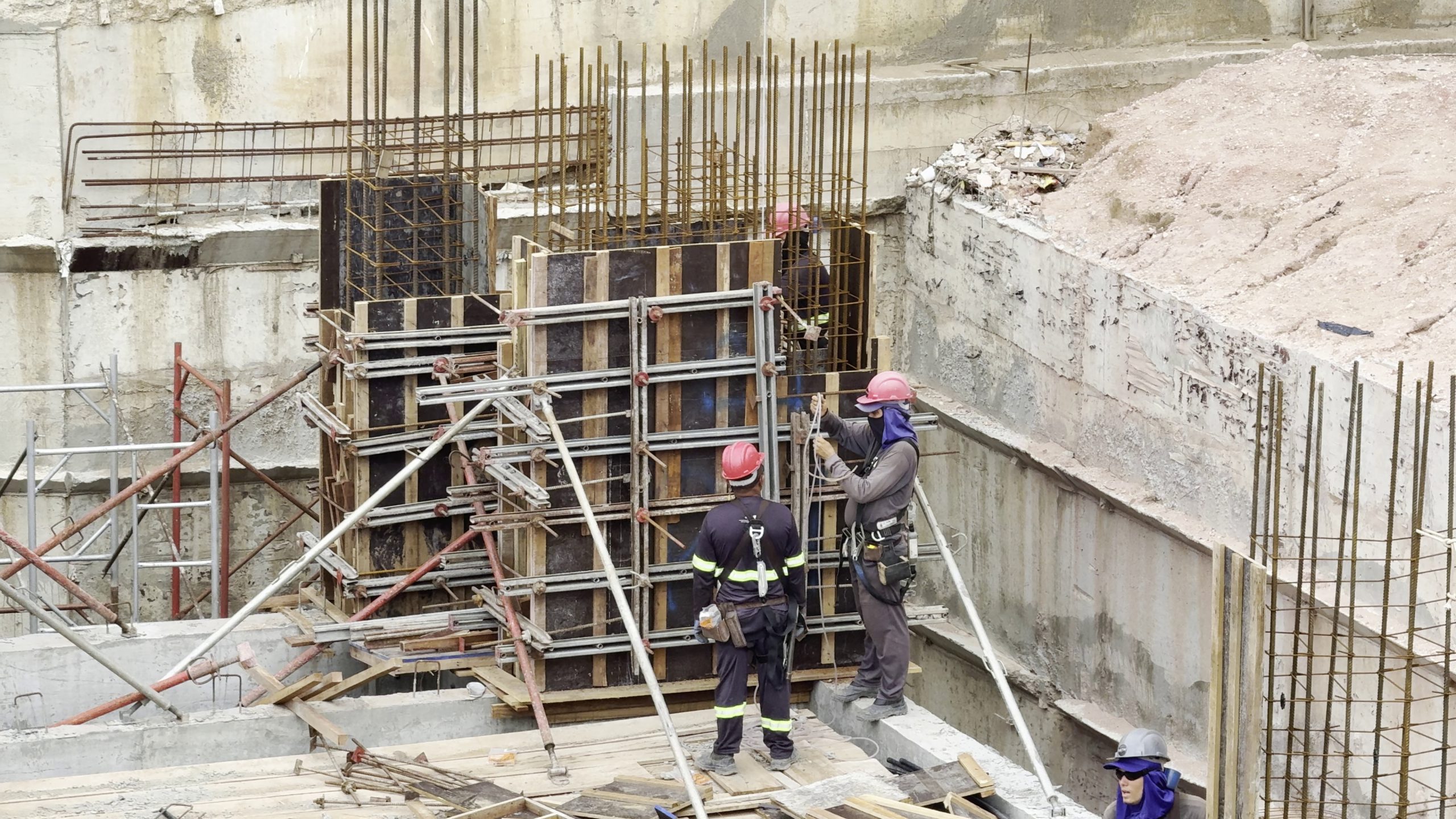 O Setai Grupo GP abriu vagas de emprego e estágio para obras em João Pessoa e Cabedelo. As vagas incluem engenheiro, pedreiros e aprendiz.