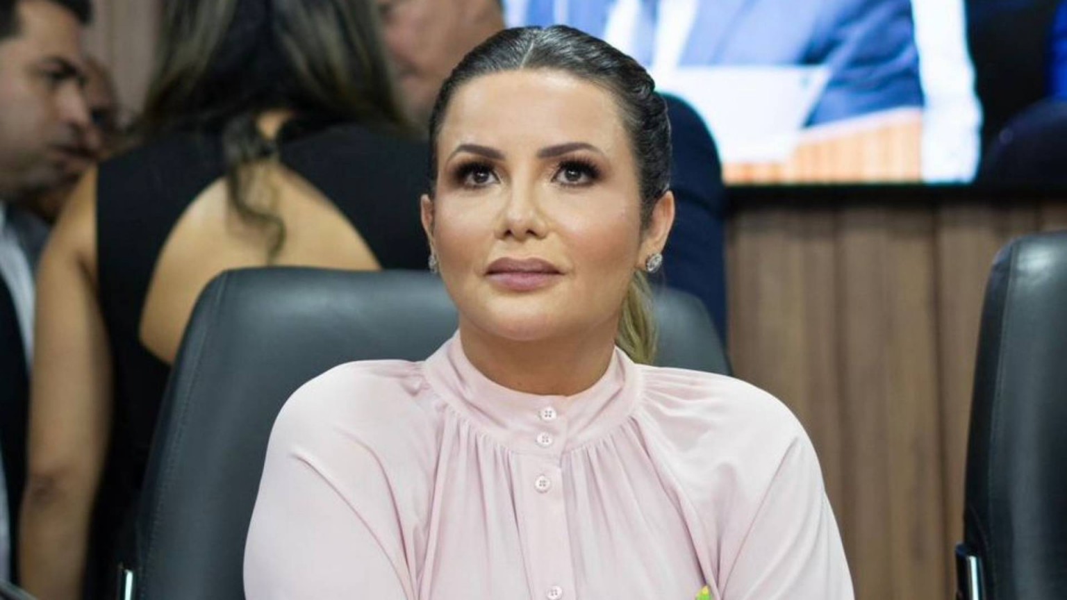 Prefeita de Bayeux, Tacyana Leitão, durante repercussão de discussão nas redes sociais.