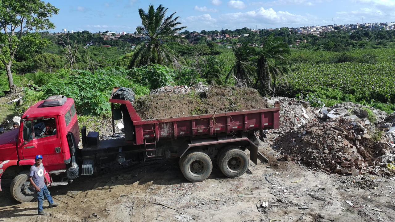 Operação flagra descarte irregular de entulho e leva motorista à prisão por crime ambiental em João Pessoa
