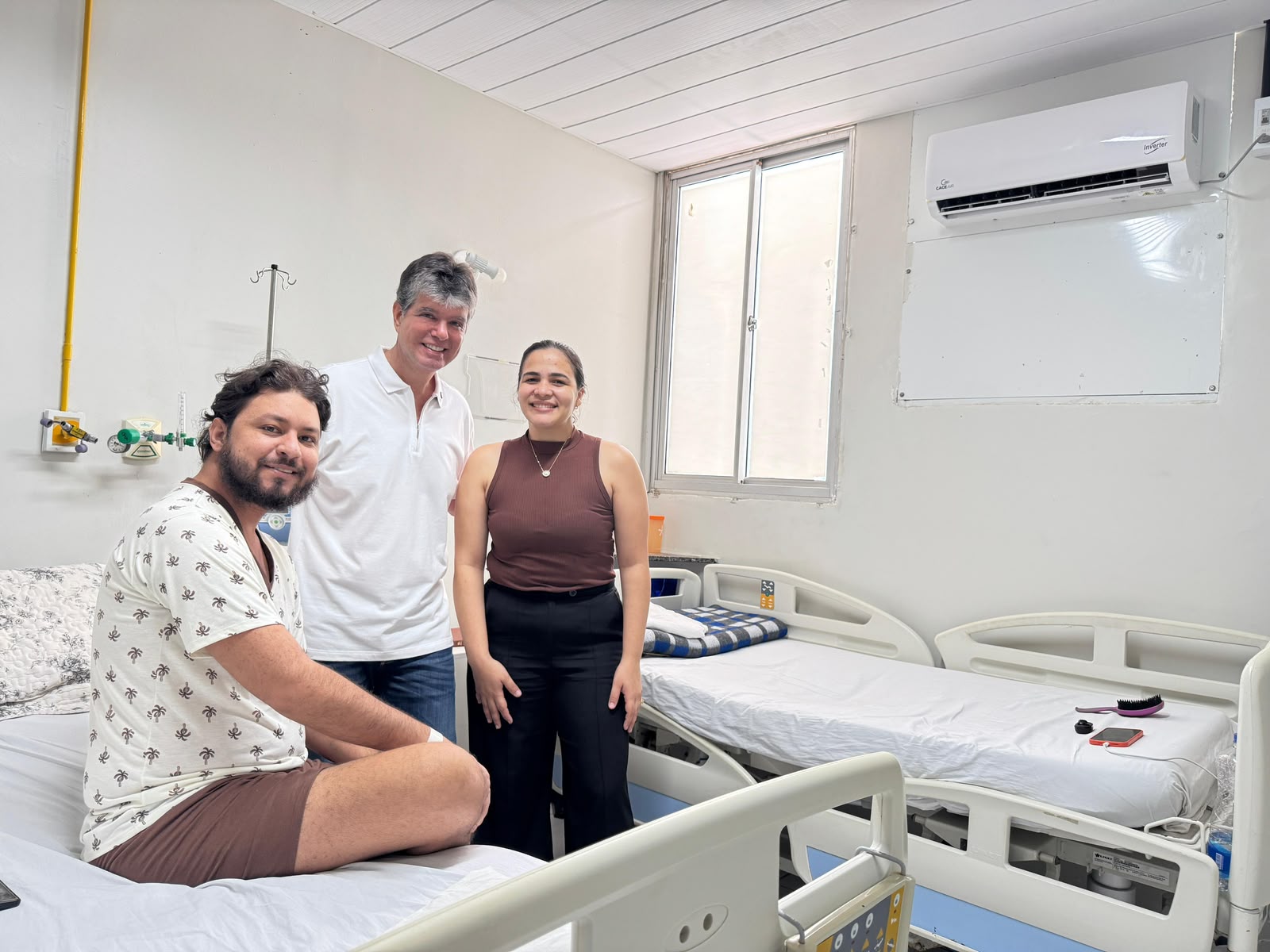 Ruy Carneiro com pacientes