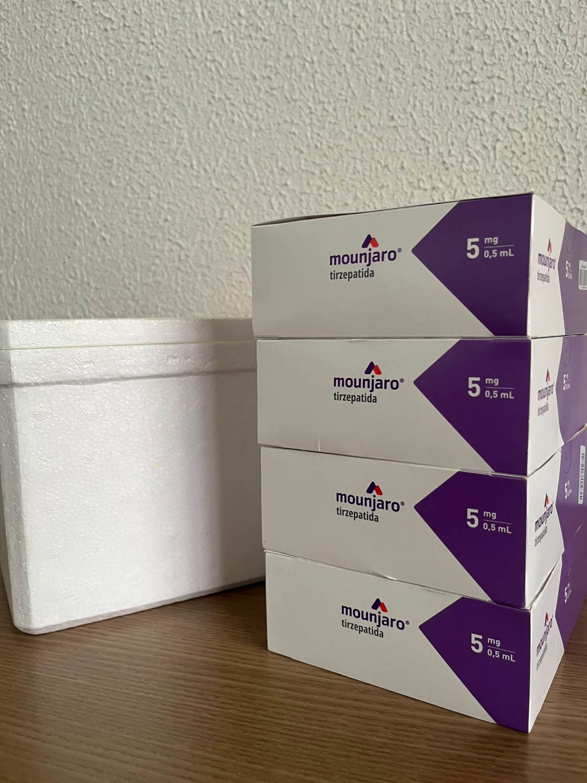 Canetas do medicamento Mounjaro recuperadas durante operação da Polícia Civil da Paraíba.