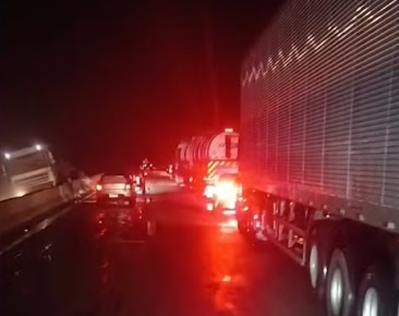 acidente com caminhão na BR-101