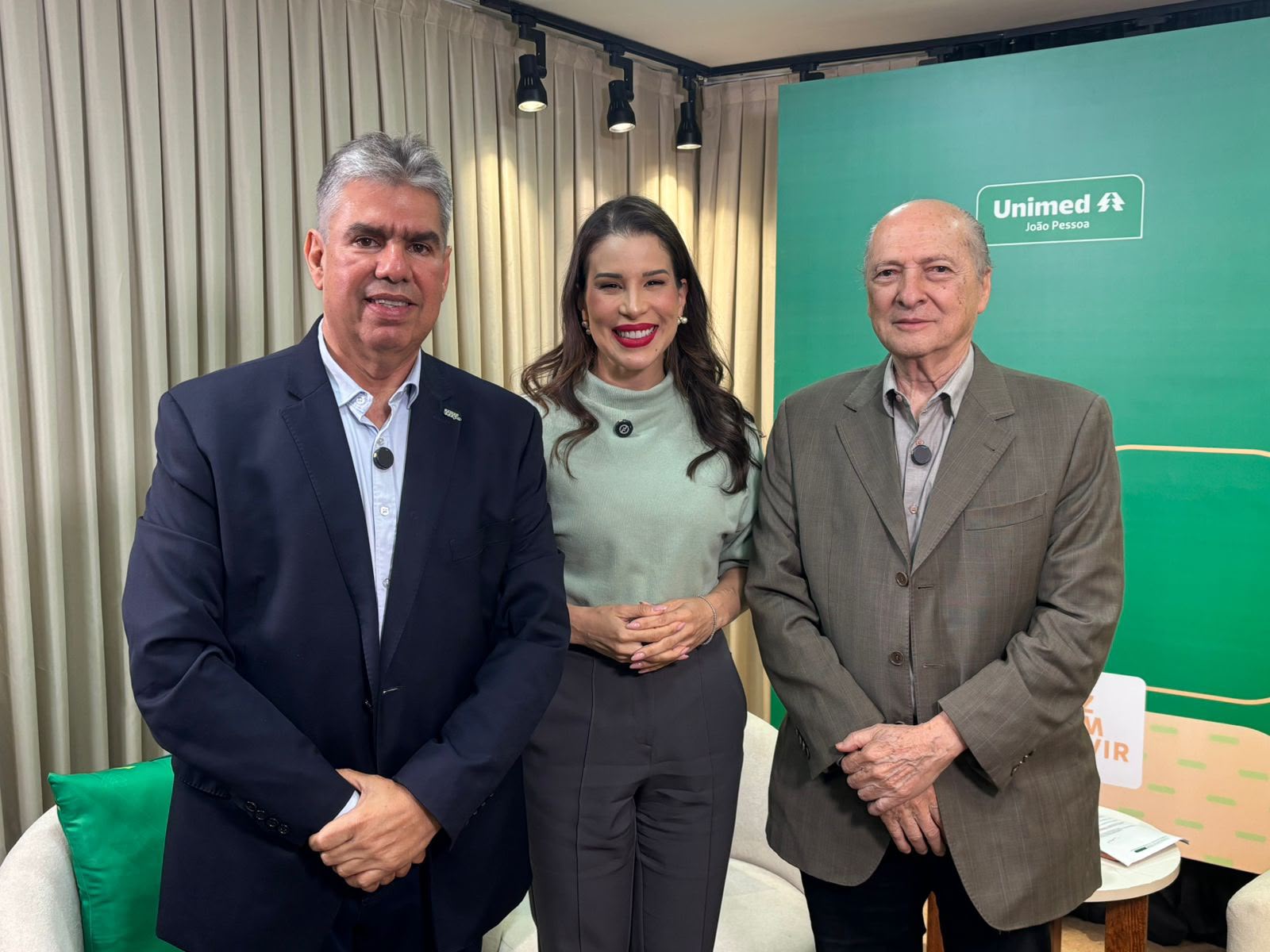 Participantes do videocast Sem Contraindicação discutem a importância do cooperativismo na Unimed João Pessoa.