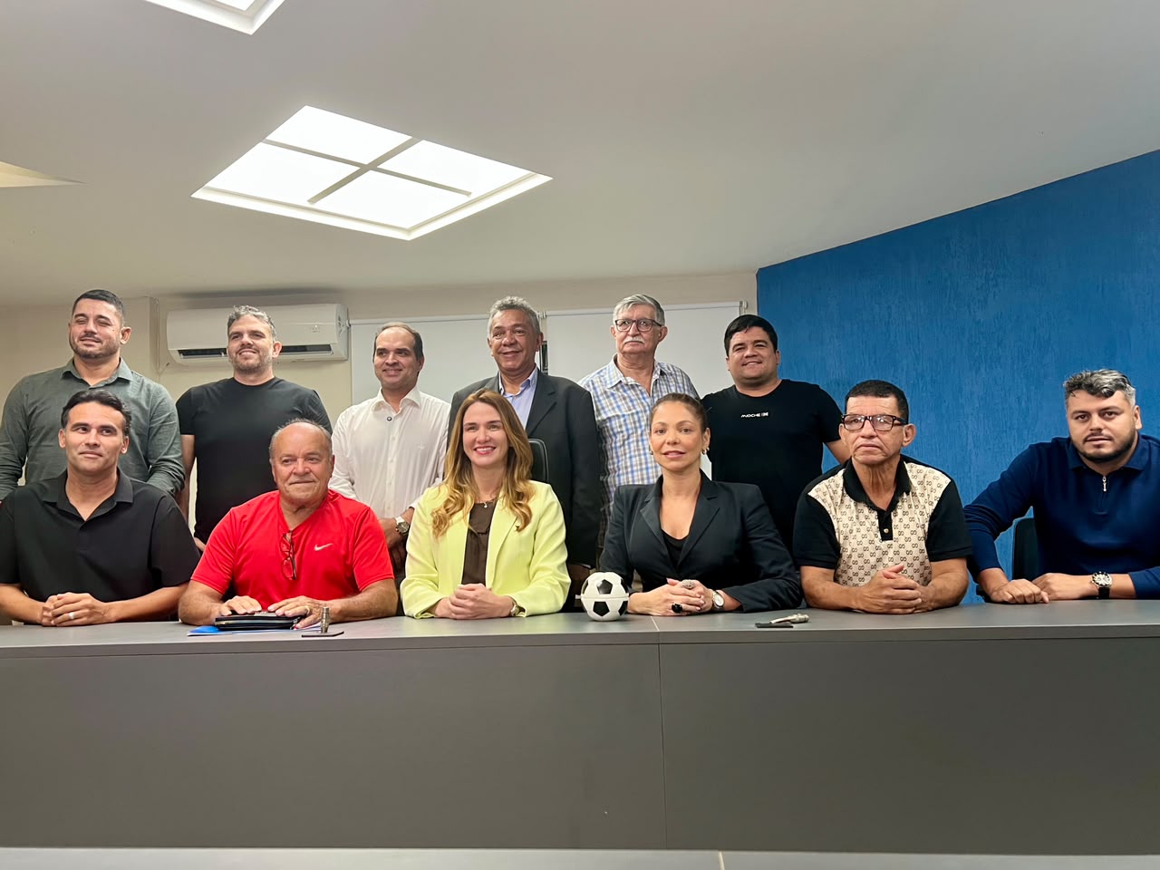 Troféu e clubes participantes da Segunda Divisão do Campeonato Paraibano 2026, que começa em setembro e vale acesso à elite estadual.