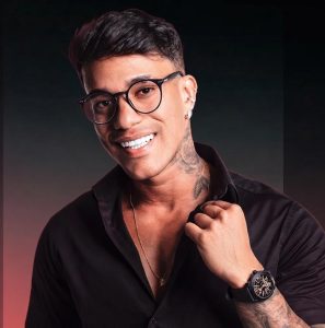 Alê Oliveira