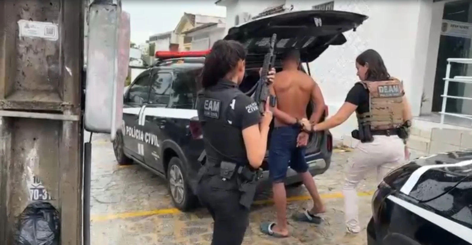 suspeito de jogar gasolina na casa da ex