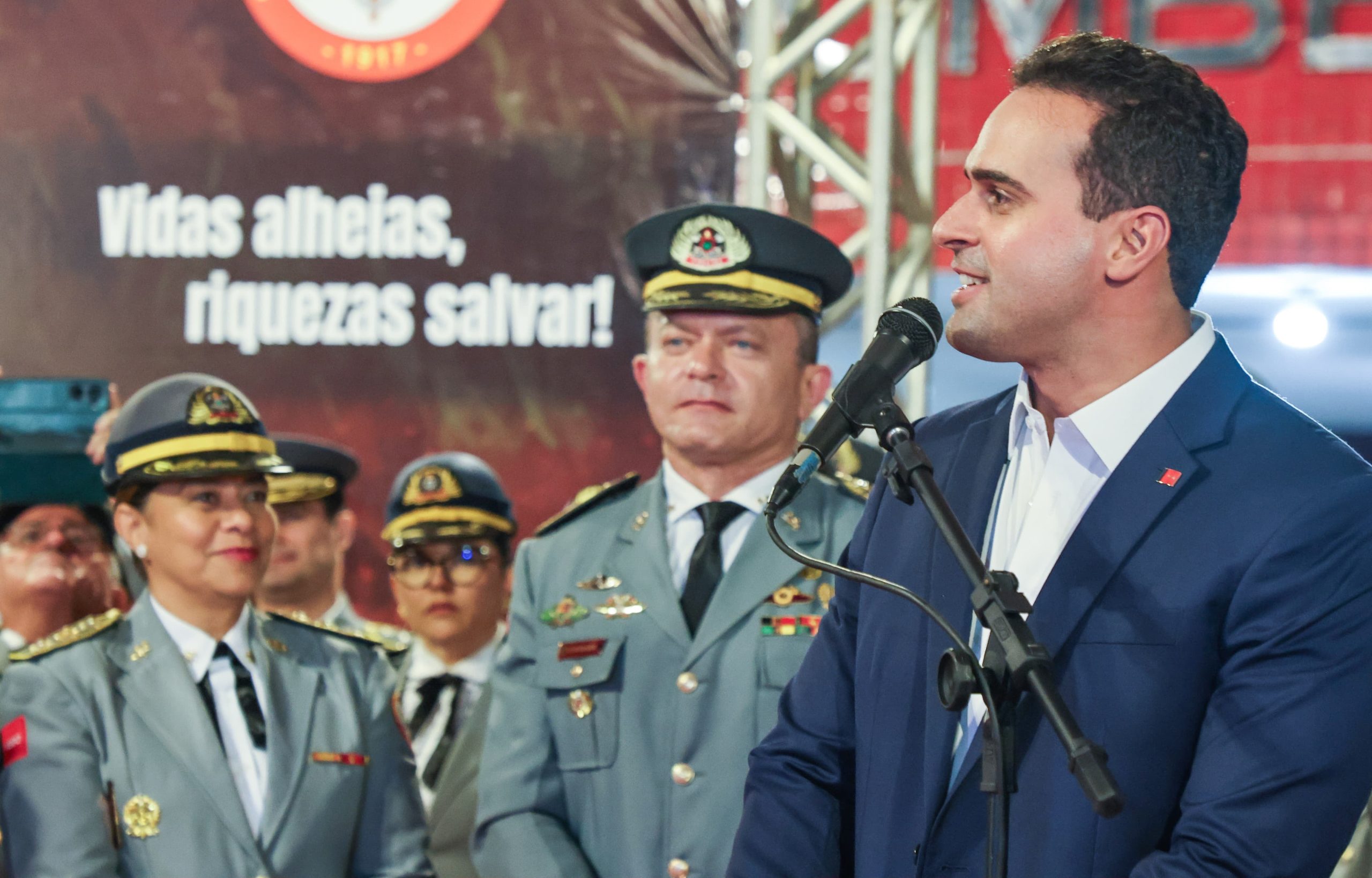 Convocação de oficiais da PM e dos Bombeiros