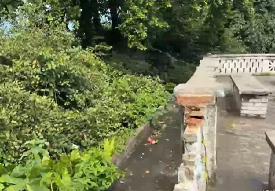 Trecho do muro do Santuário de Nossa Senhora da Penha interditado após desabamento em João Pessoa.