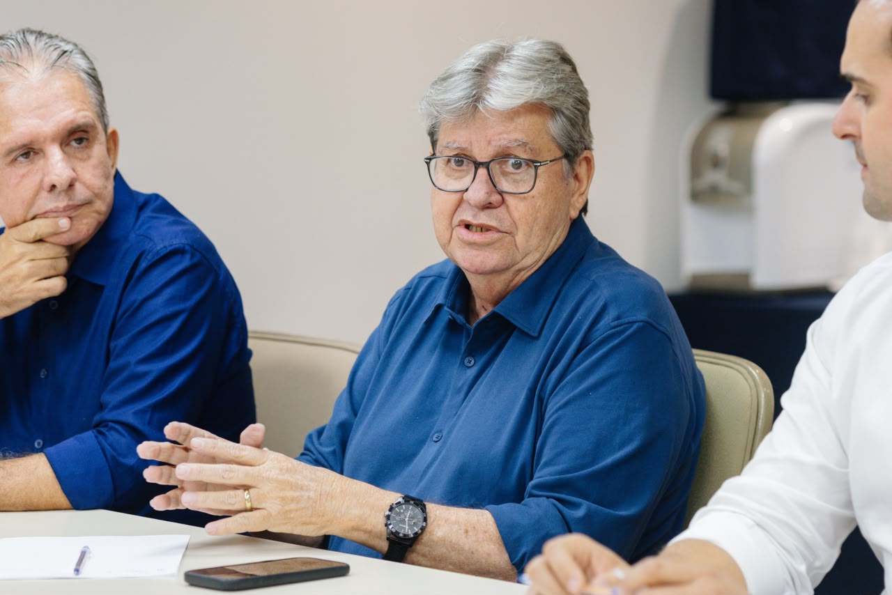 Ex-governador João Azevêdo destacou importância de conselho político instituído em reunião