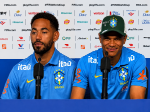 Matheus Cunha e Douglas Santos projetam duelo com Haaland