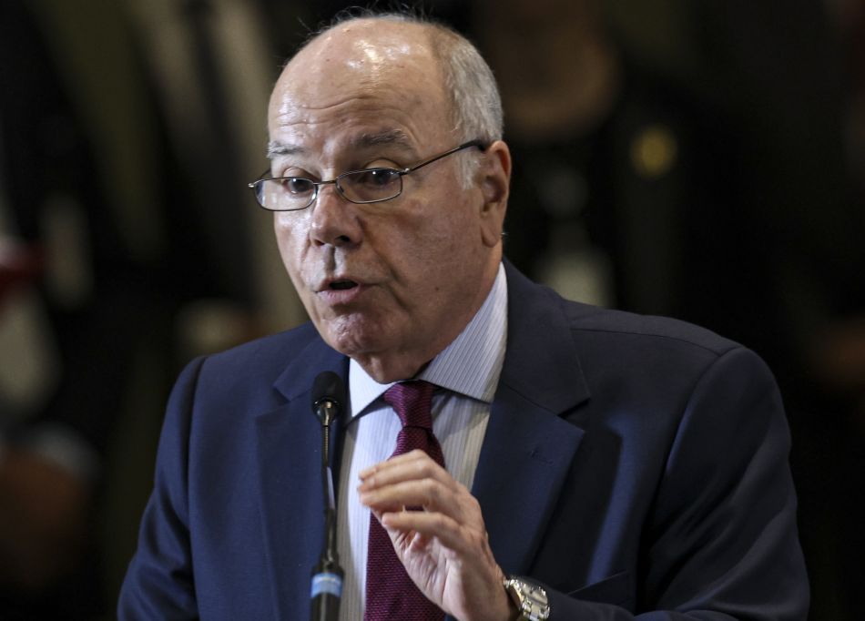 Ministro Mauro Vieira durante pronunciamento sobre as tarifas dos Estados Unidos contra o Brasil.