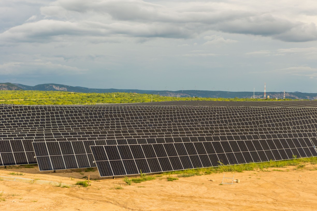 Levantamento do WSCOM mostra que o BNDES injetou R$ 283 milhões na Paraíba para energia solar, rede elétrica e microcrédito.