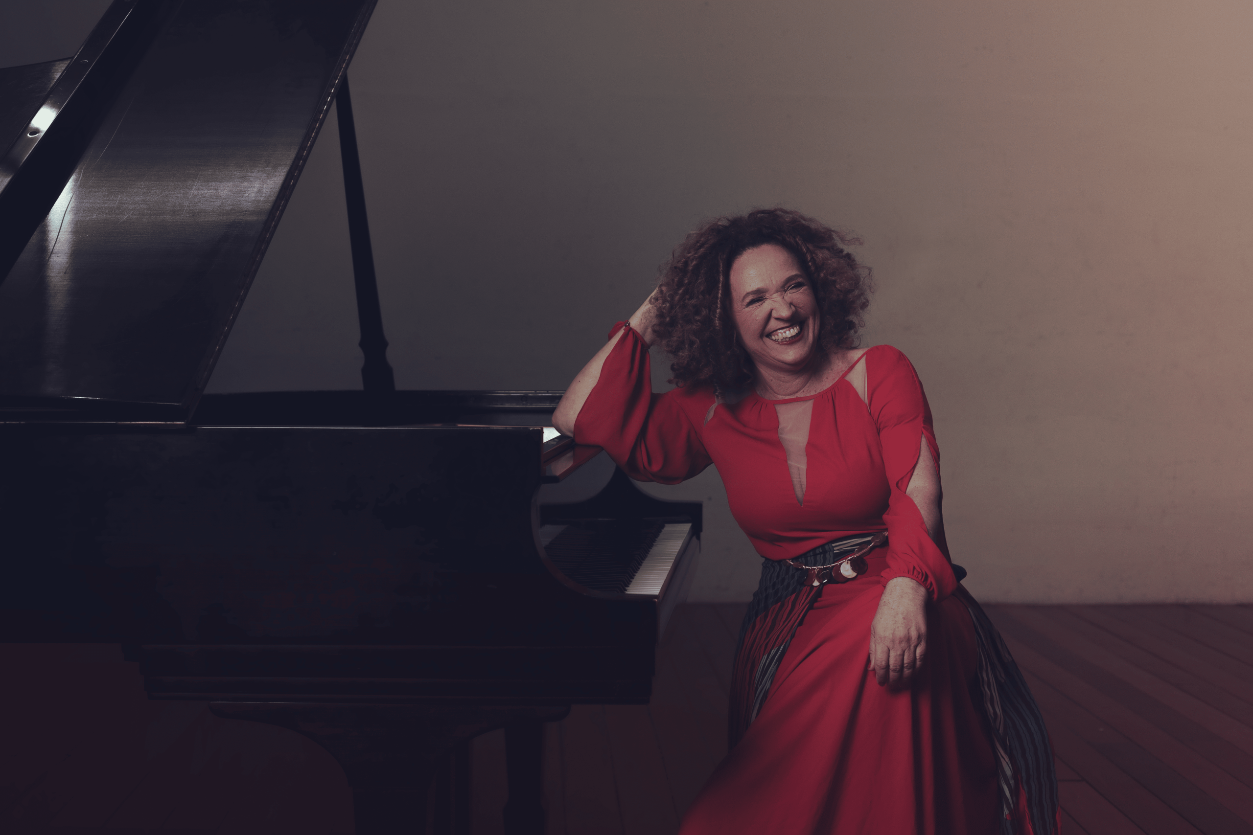Josélia Ramalho apresenta o álbum autoral "Parahybana" em João Pessoa