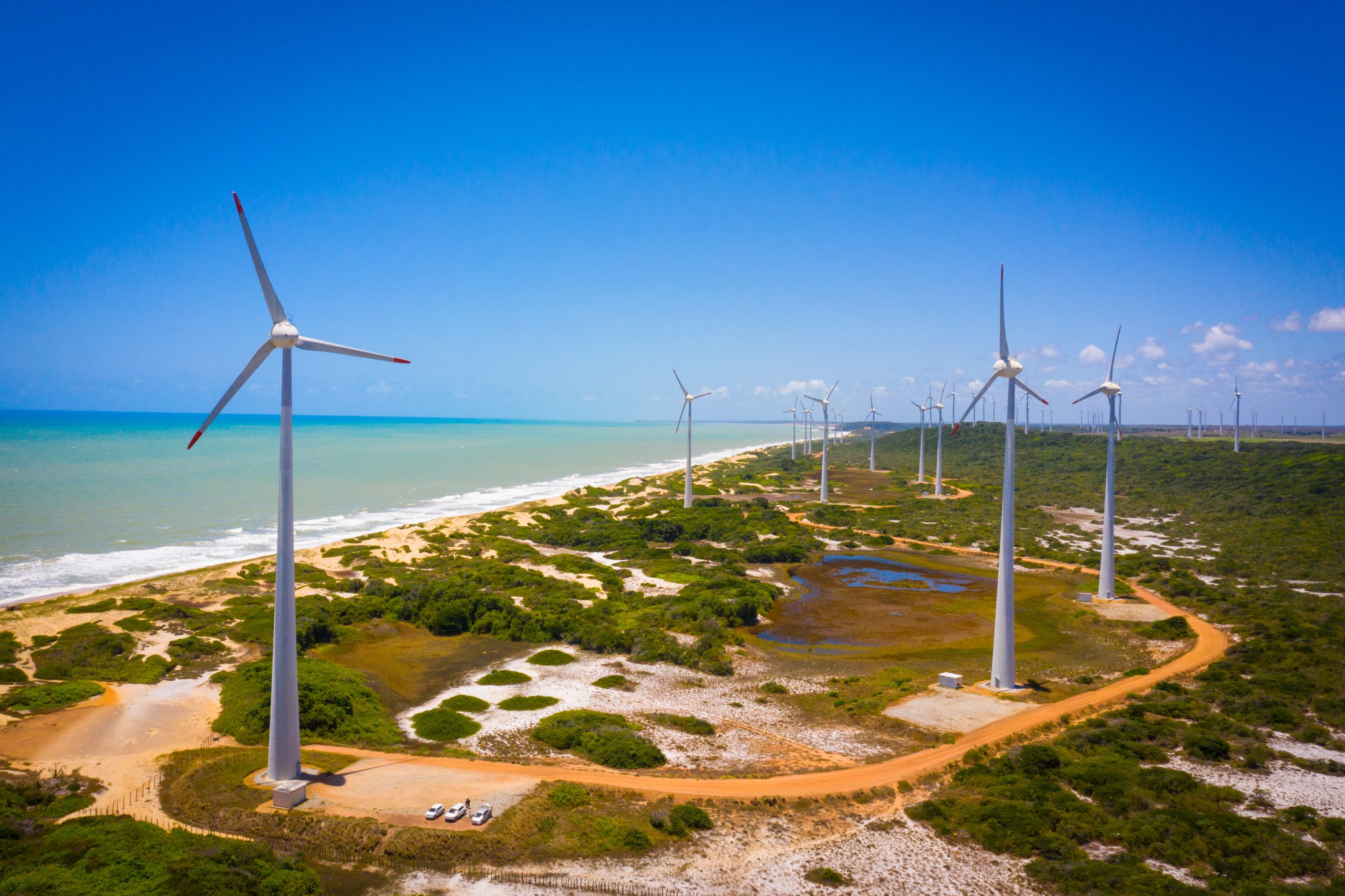 Parques eólicos impulsionam a energia limpa na PB, mas geram queixas no turismo em Mataraca