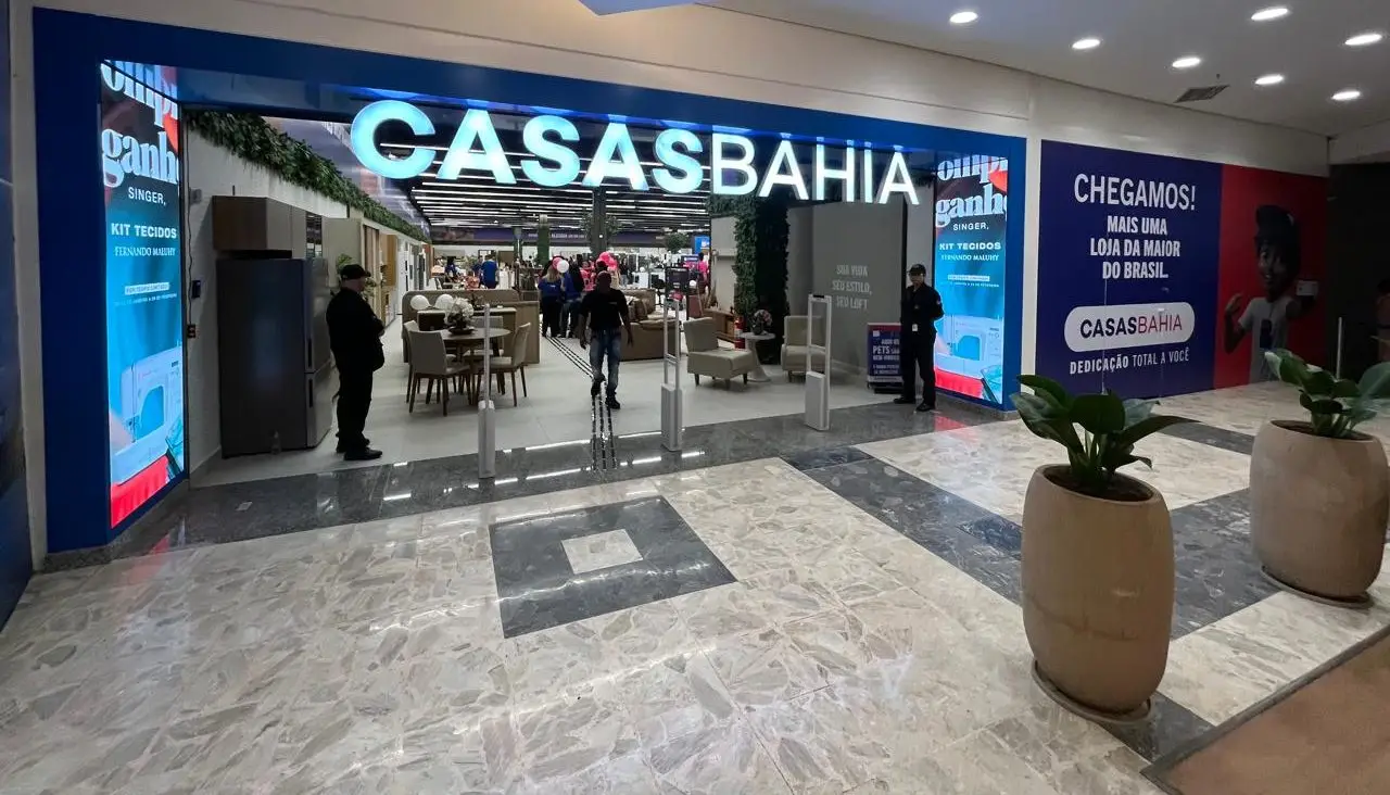 Com prejuízo de R$ 10,1 bi, ações da Casas Bahia caem a R$ 0,46 e acumulam perda de 99,8%