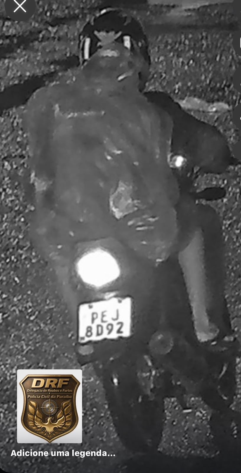 Policiais civis durante operação que prendeu suspeito de integrar quadrilha especializada em roubos de joias em João Pessoa.