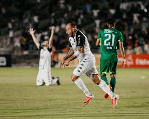 Botafogo-PB vira sobre o Guarani no Almeidão e garante classificação na Série C