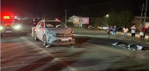 Acidente entre carro e motocicleta na BR-230 em Cajazeiras