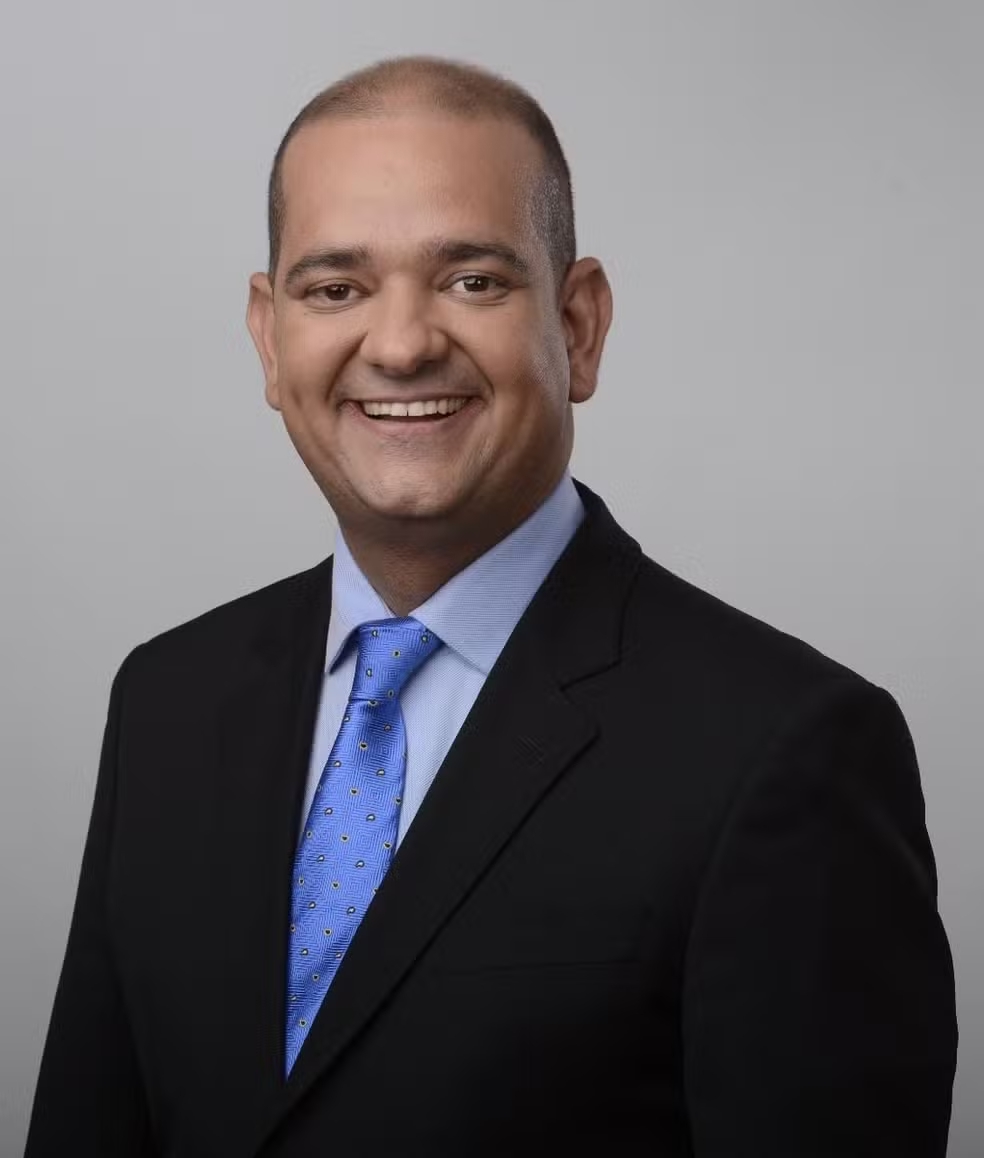 Bruno Farias durante declaração sobre liderança de governo na Câmara Municipal de João Pessoa