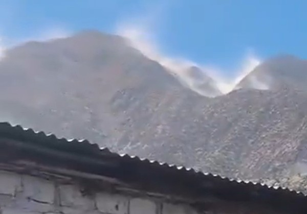 Terremoto registrado no Peru levantou poeira na Cordilheira dos Andes — Foto: Redes sociais