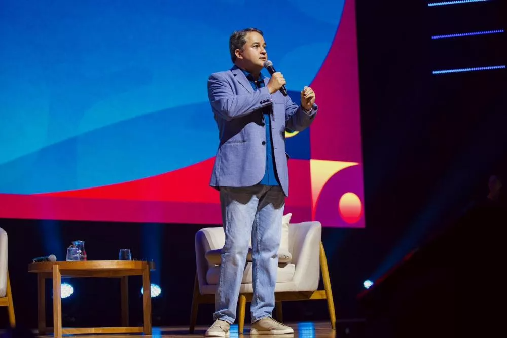 Efraim defende menos impostos