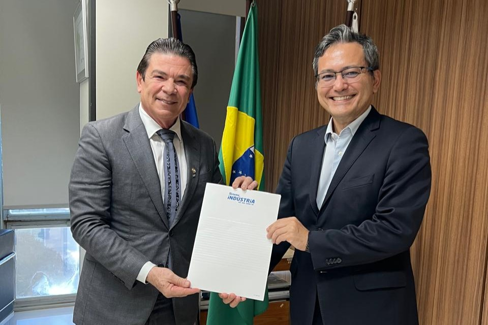 Cassiano Pereira se reúne com secretário da Receita Federal e apresenta projeto para implantação de um Porto Seco na Paraíba