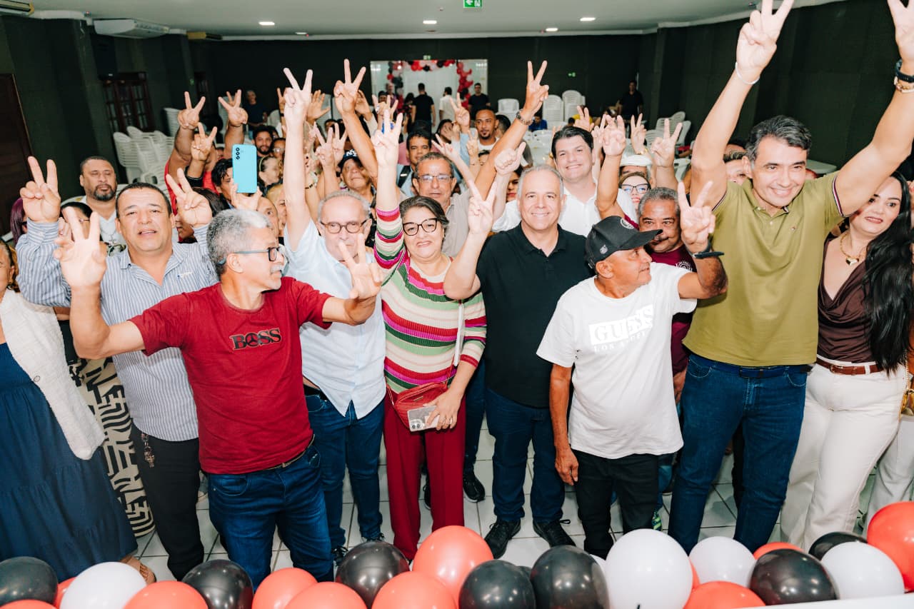 Cícero Lucena participa de plenária com moradores de João Pessoa e apresenta propostas para saúde e educação na Paraíba.