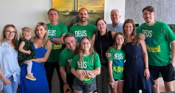 Família Bolsonaro possui representantes nas eleições deste ano