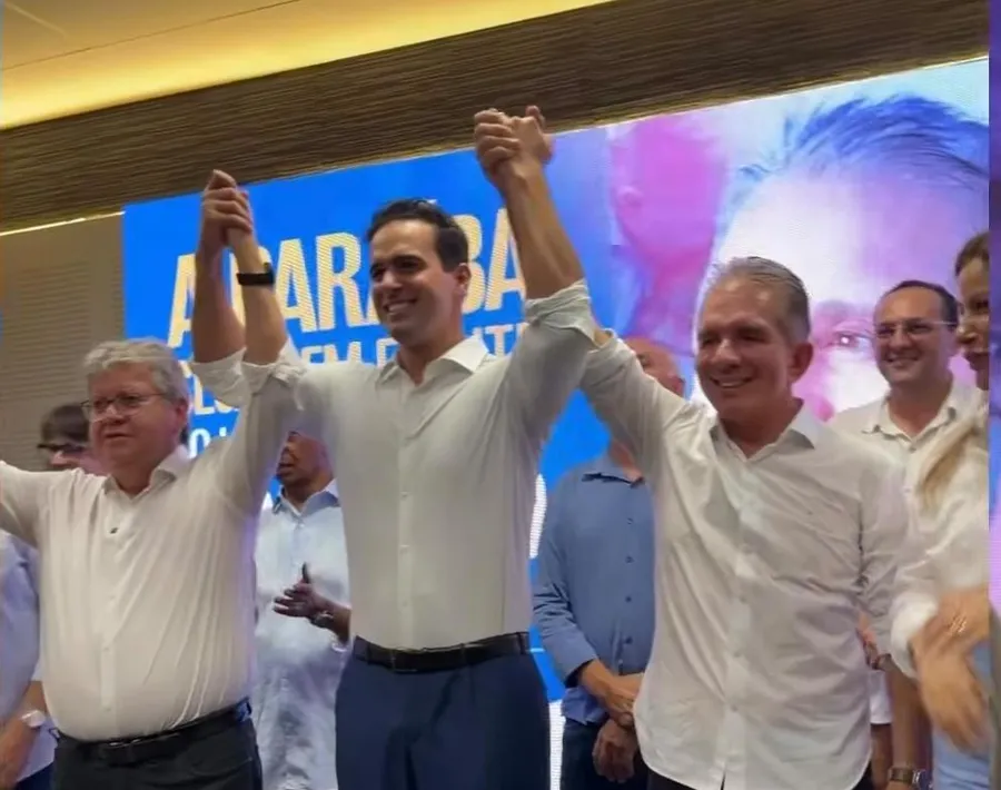 Lucas Ribeiro durante inauguração de comitê político em Campina Grande