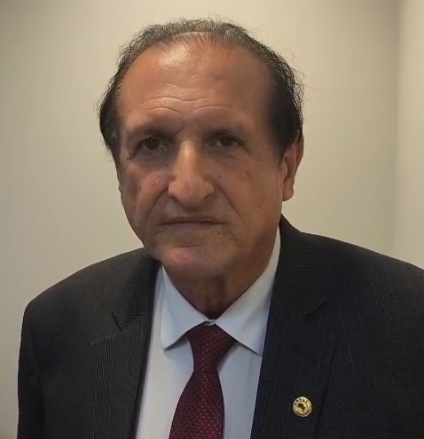 Deputado estadual Hervázio Bezerra durante entrevista