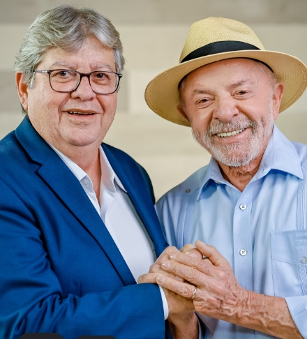João Azevêdo e Lula durante encontro em Brasília
