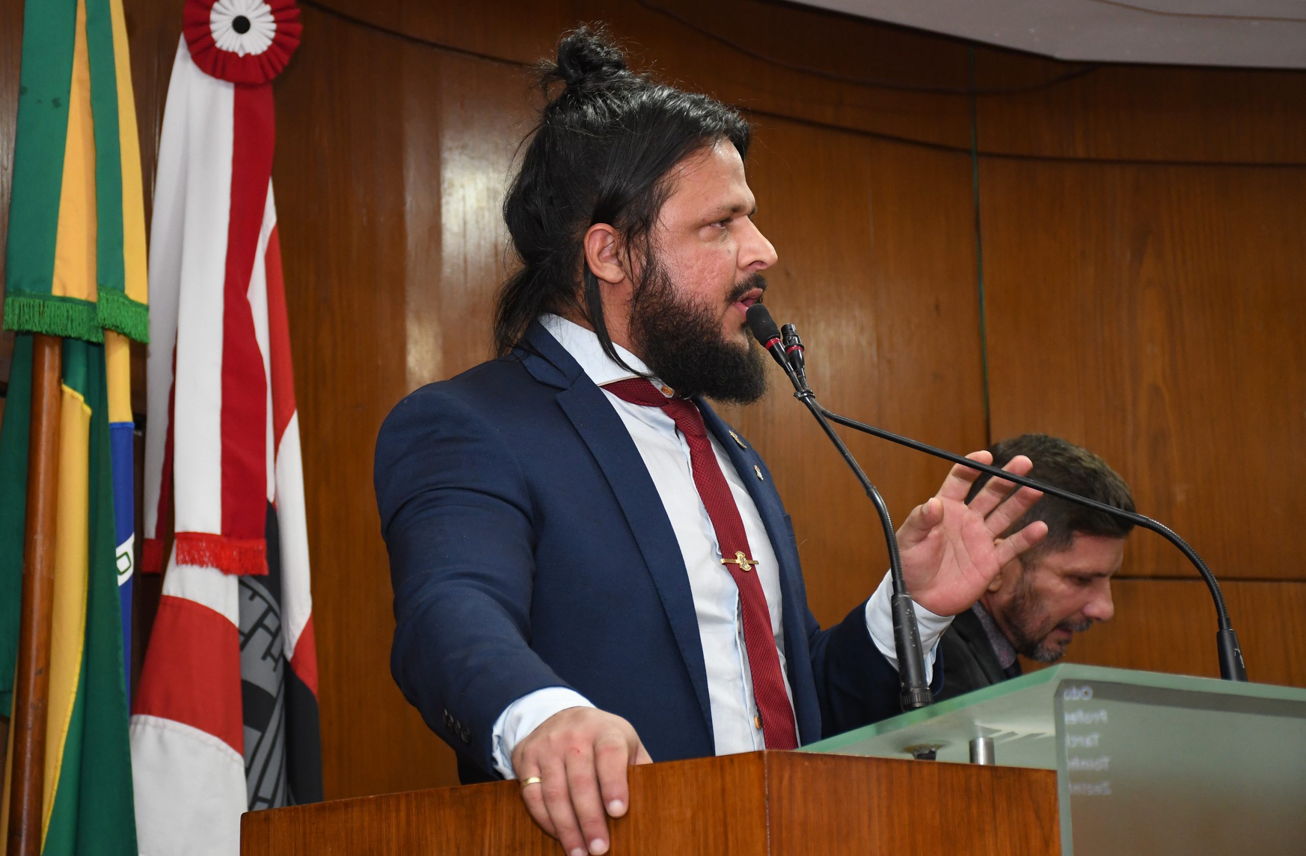 Junio Leandro durante declaração sobre o posicionamento do PDT da Paraíba