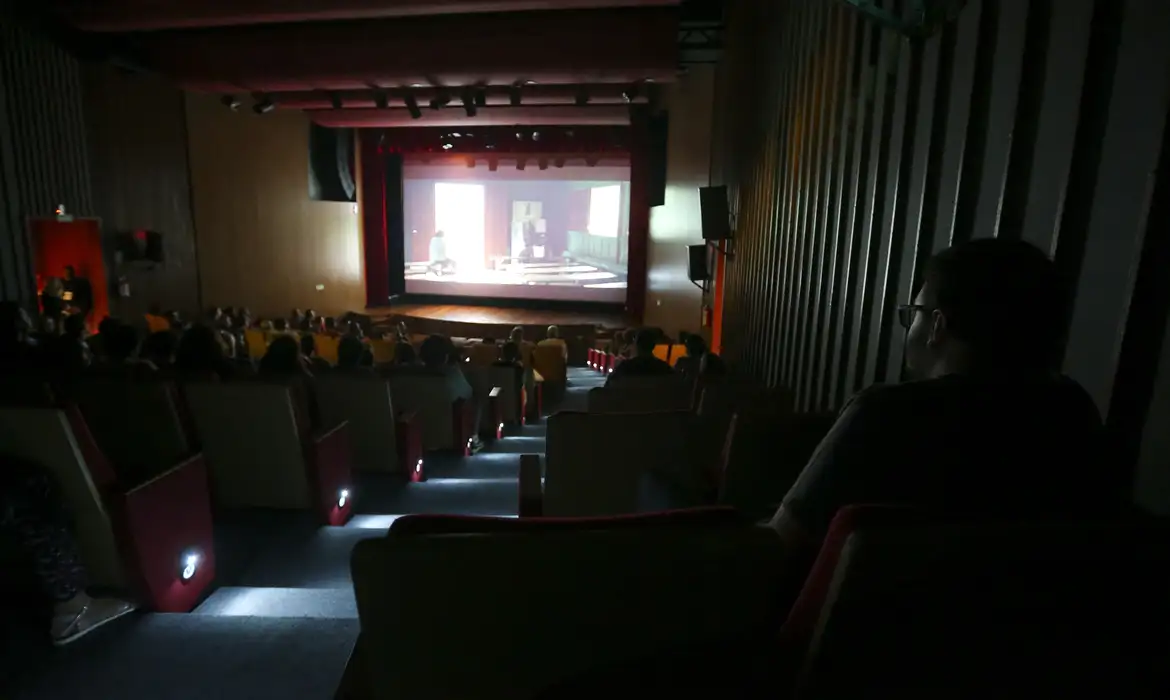 Recesso escolar faz faturamento dos cinemas dar salto de 82,2% em julho, aponta Itaú
