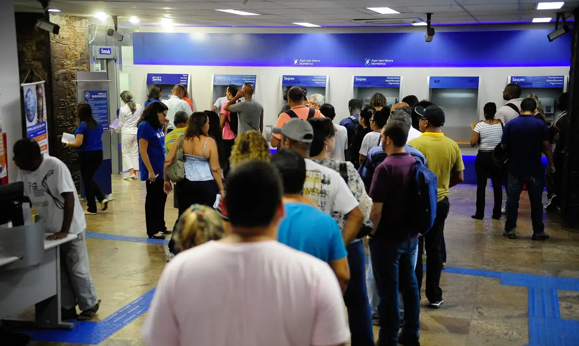 Agências bancárias param por 24h nesta quinta (20) em cobrança por reajuste salarial e benefícios. Use apps e internet banking.