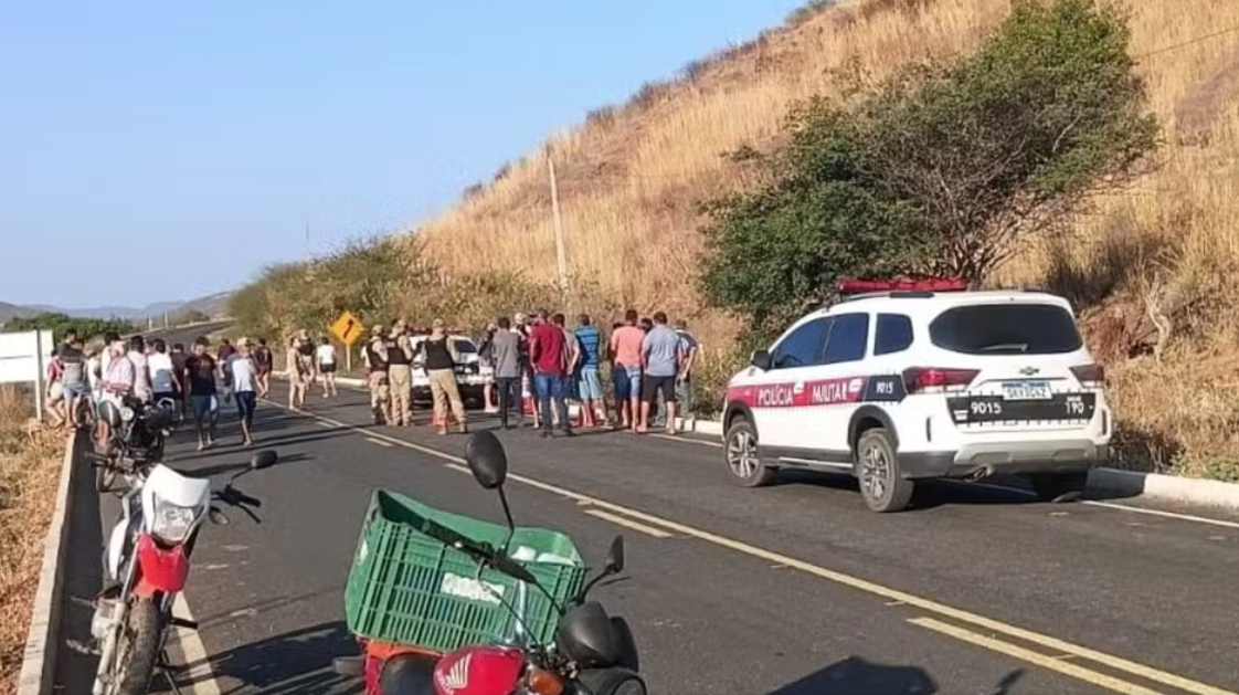 Corpo de mulher é encontrado dentro de saco plástico às margens de rodovia no Sertão da Paraíba