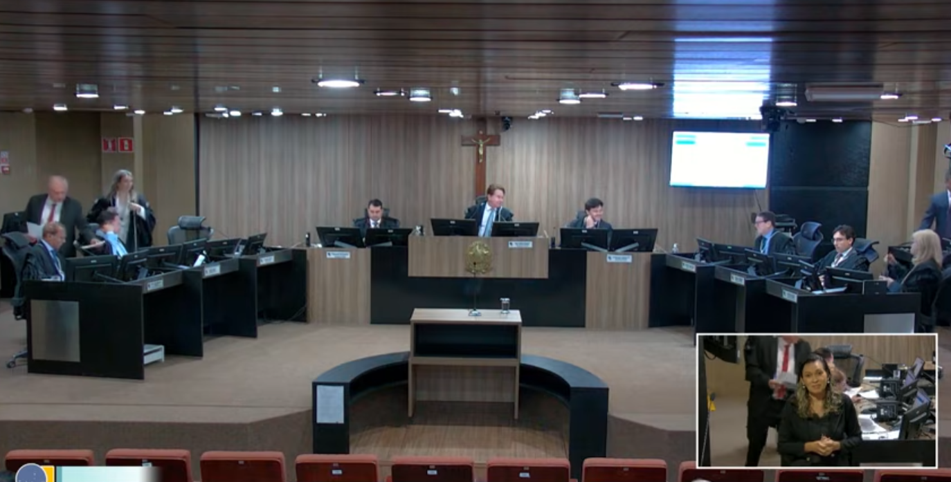 Relator vota contra impugnação de Cícero Lucena no TRE-PB; pedido de vista adia decisão sobre candidatura de Cícero Lucena