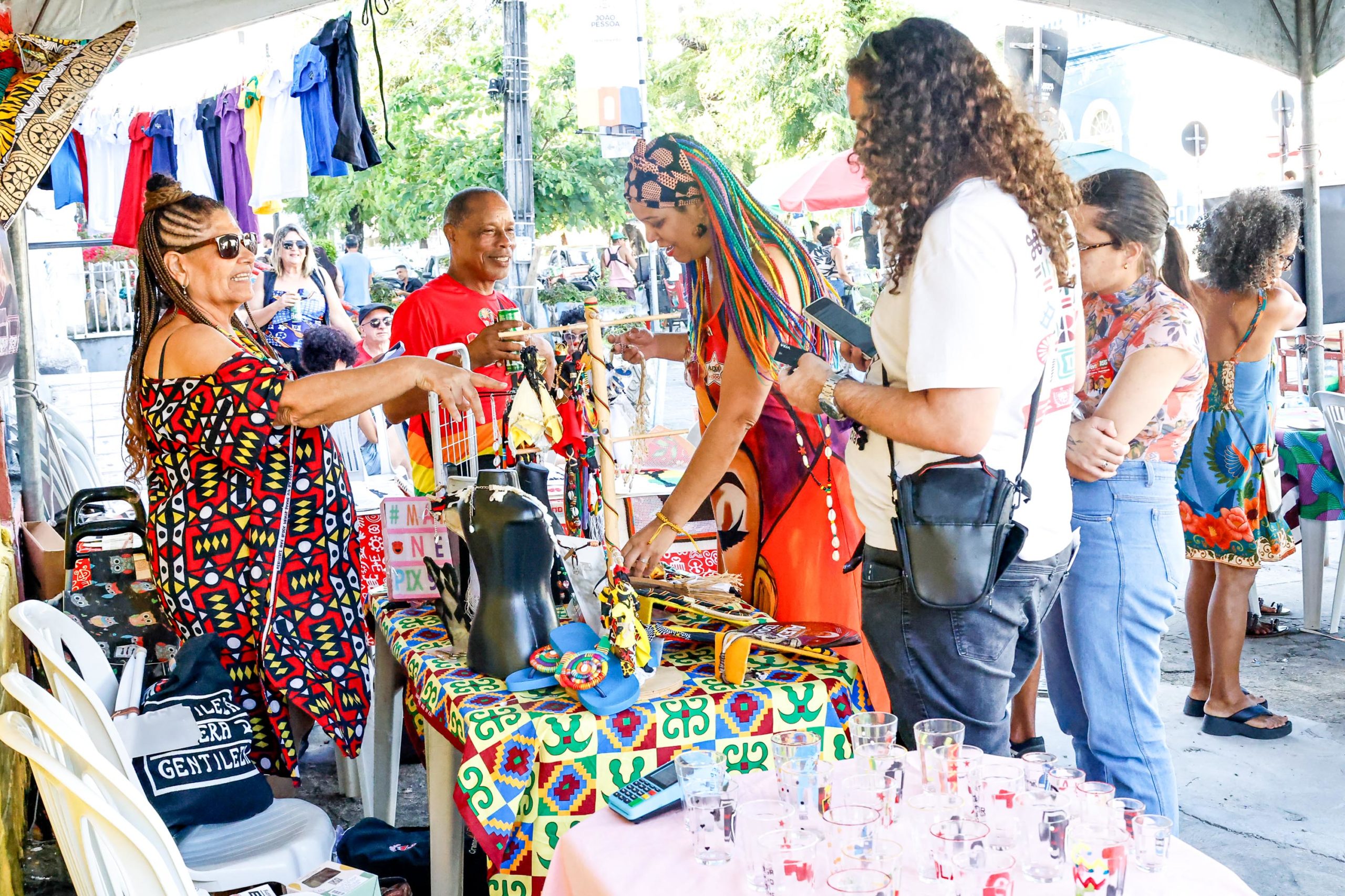 Feira de Pretas e Pretos consolida programação cultural e afroempreendedorismo no Centro Histórico