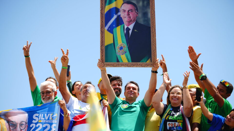Uso da imagem de Jair Bolsonaro em material de campanha