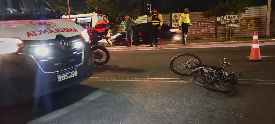 Ciclista de 44 anos morre após colisão com ônibus na Avenida Epitácio Pessoa, em João Pessoa. Veja os detalhes