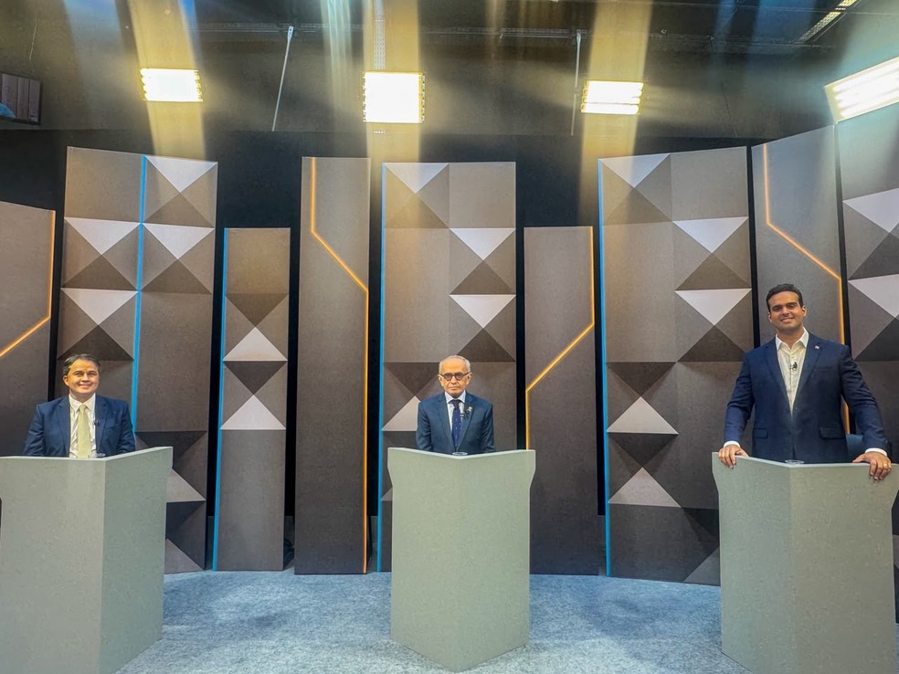 Debate da Tv Cabo Branco: Em busca pelo 2º turno, Efraim e Cícero criticam obras do Governo e citam caso na Ponte do Futuro; Lucas rebate