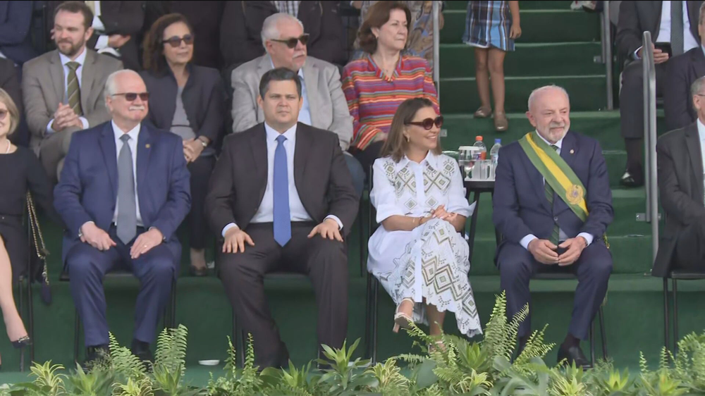 Lula participa do desfile de 7 de Setembro na Esplanada dos Ministérios, em Brasília