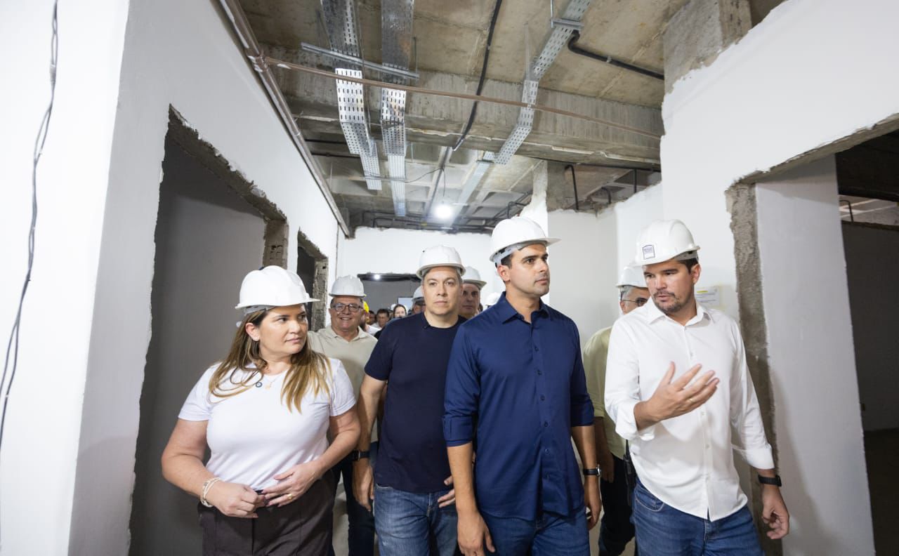 lucas ribeiro visita obra da maternidade de cajazeiras
