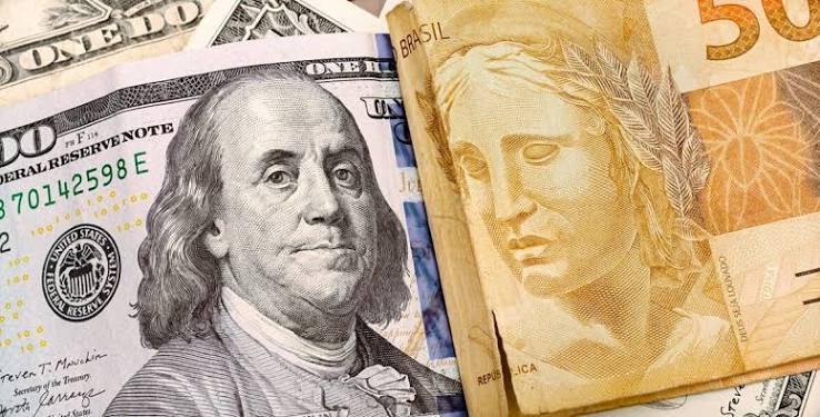 Gastos de turistas brasileiros no exterior somam US$ 1,9 bilhão em agosto, aponta Banco Central
