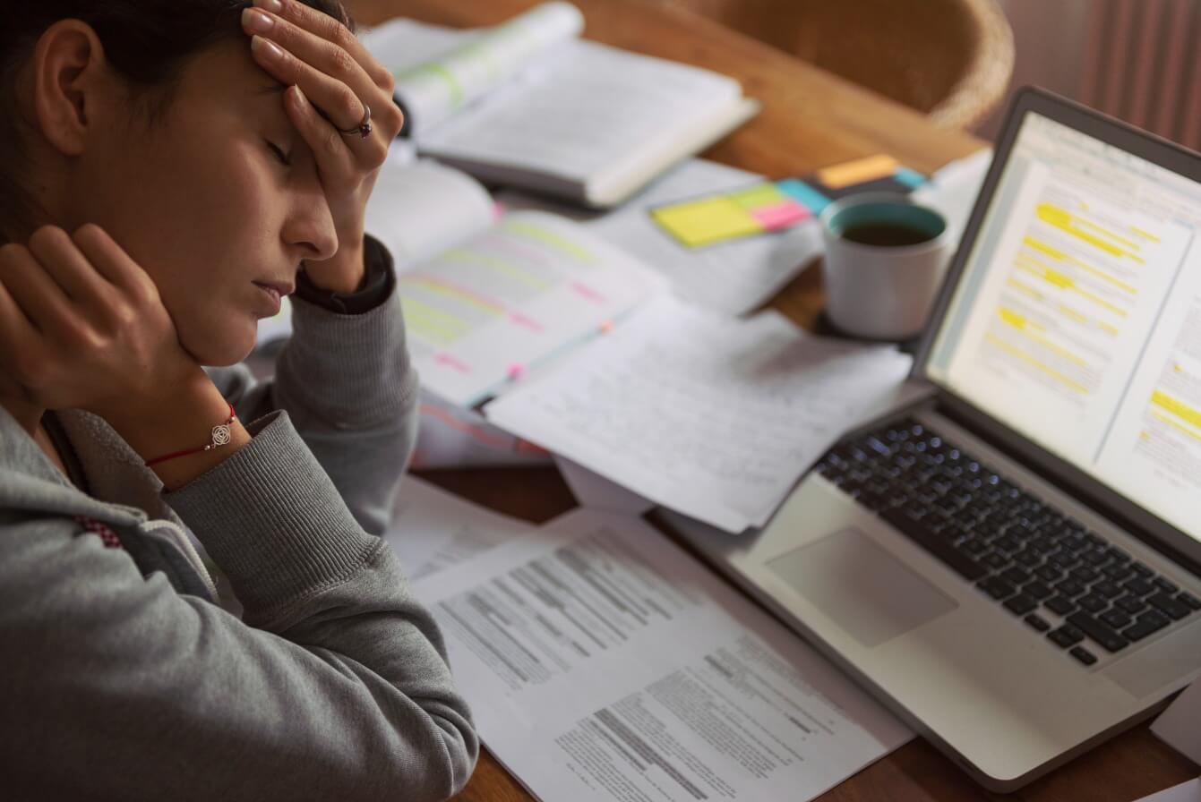Sobrecarga de trabalho afeta 63% dos profissionais no Brasil, revela pesquisa. Veja os detalhes no WSCOM:
