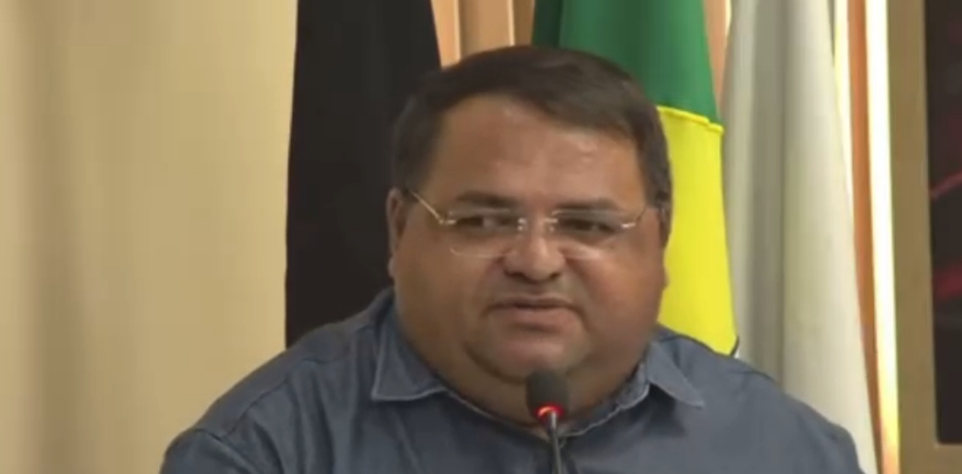 Vereador do Junco do Seridó defende que prefeito force servidores a votarem em candidatos com seu apoio