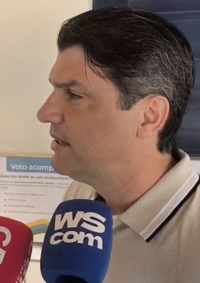 Leo Bezerra vota em João Pessoa; “independente de quem ganhar, vamos bater na porta”, afirma