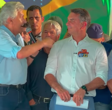 caiado e flávio bolsonaro