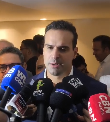 Lucas Ribeiro durante articulação política de apoio a Lula na Paraíba